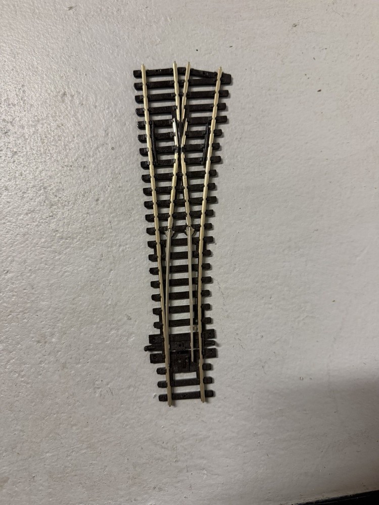 Various HO scale Peco Switches - Code 100