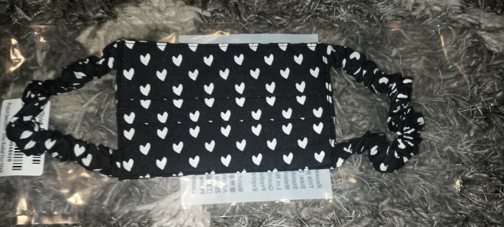 Justice reusable scrunchie Face MAsk black hearts new