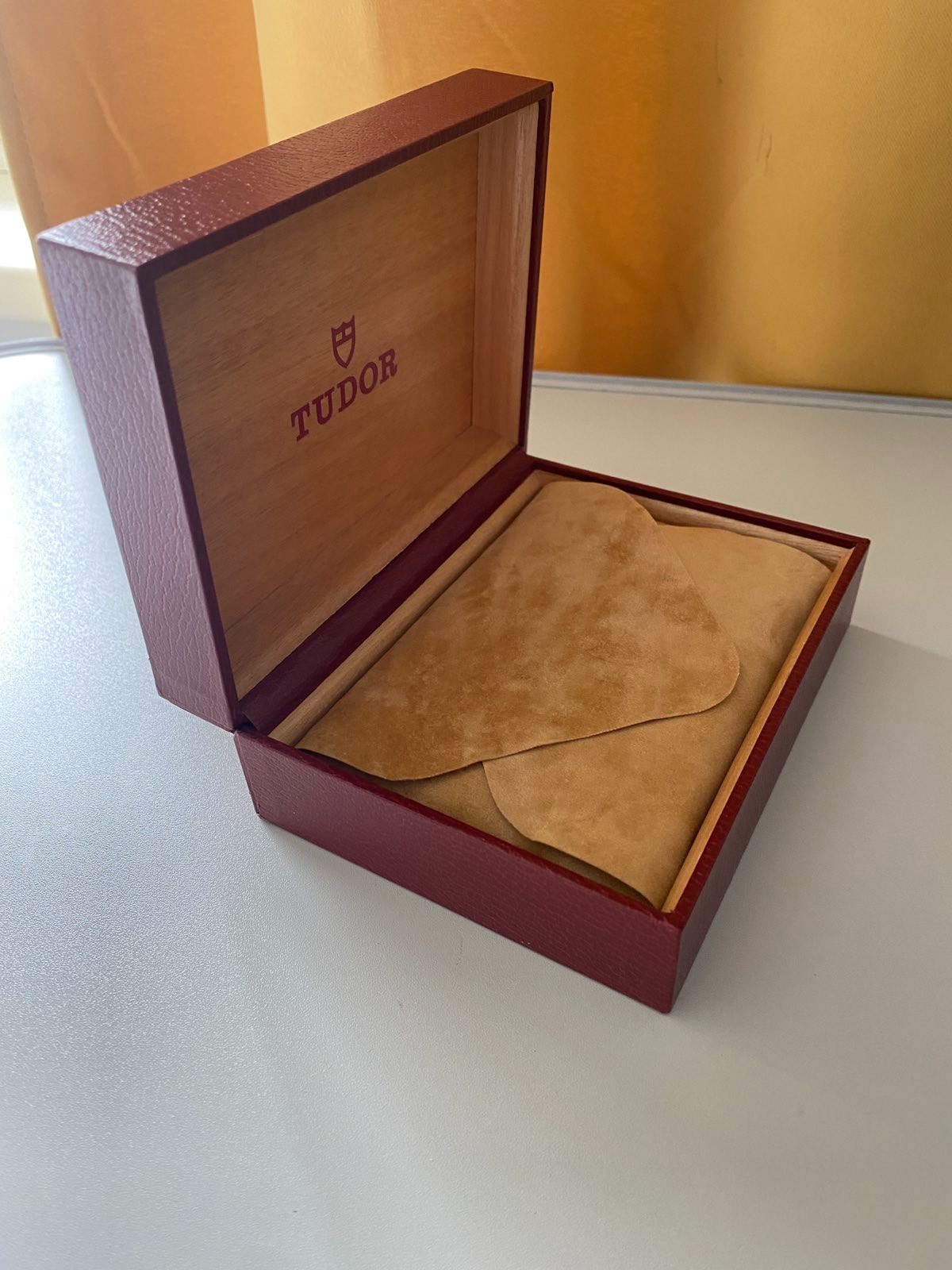 Vintage Tudor Prince Oysterdate Watch Box. Tudor watch box 94 00 1