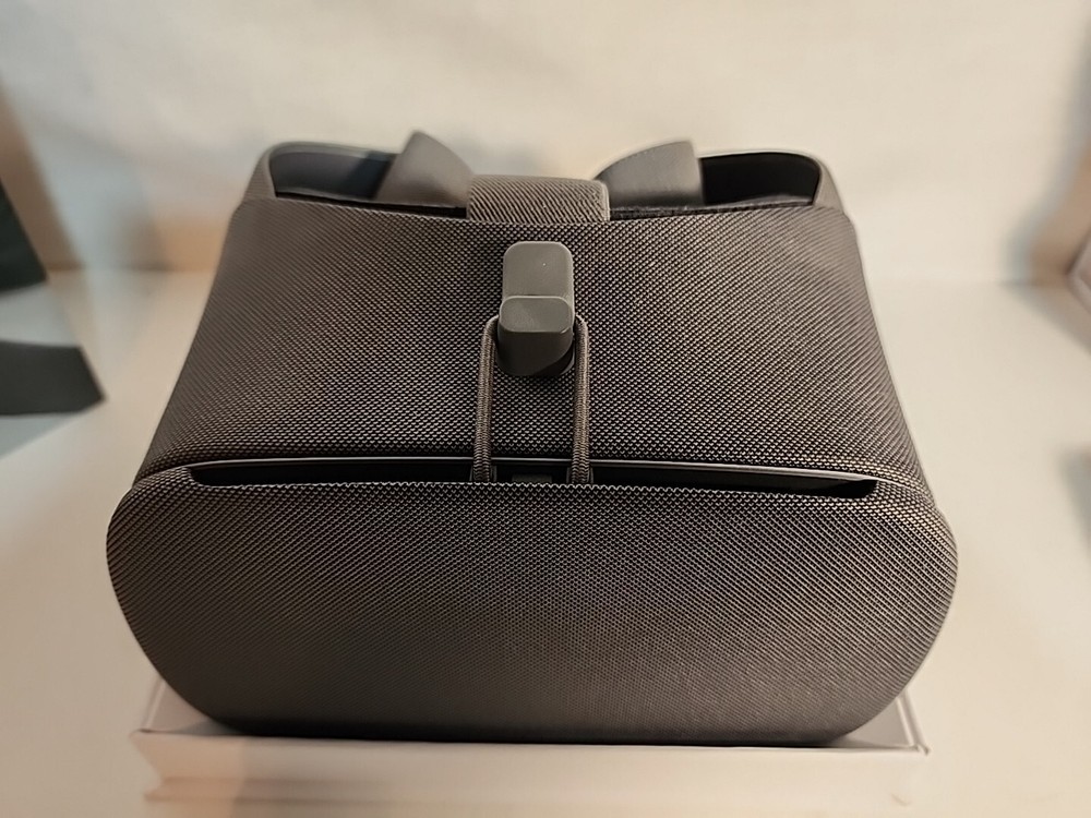 Google Daydream View (2017) VR Virtual Reality Charcoal Headset CIB Remote Box