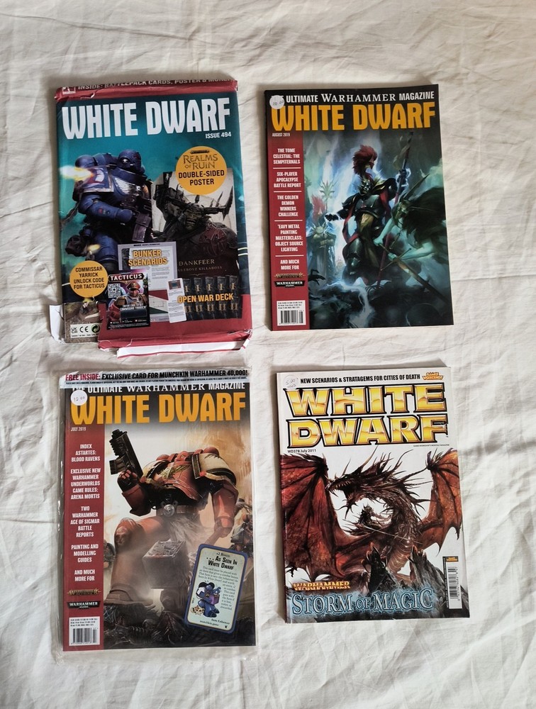 White Dwarf Value Bundle Double Sided Poster + Munchkin Card + 4 Issues