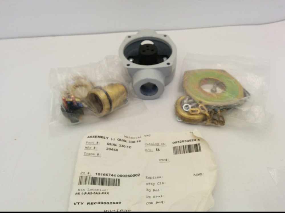 INSTRUMENT RECEPTACLE BOX AND PLUG, NIB