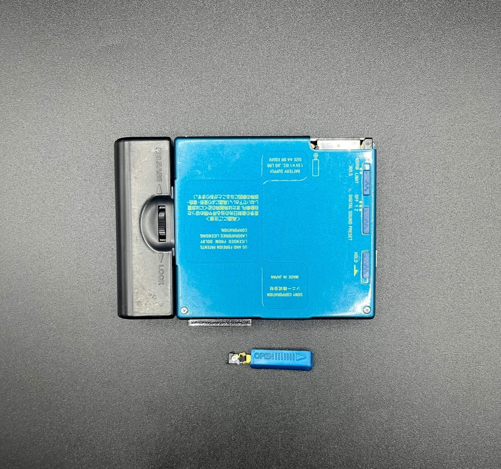 SONY MZ-E77 Blue MiniDisc MD Walkman Player - Working/Read