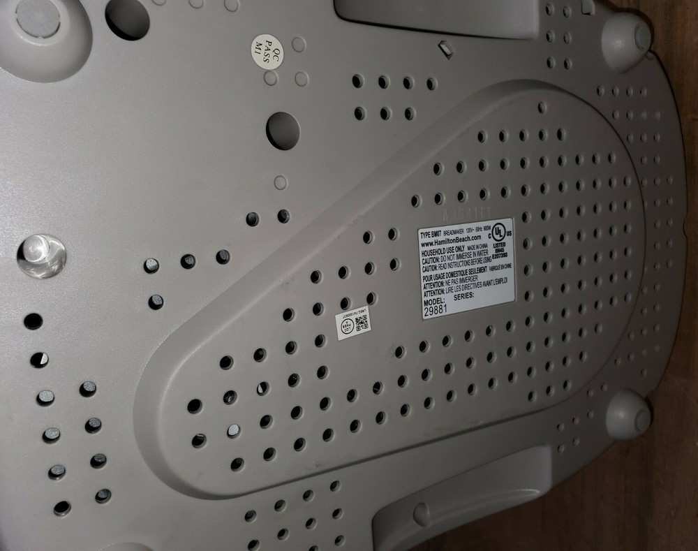 Hamilton Beach 29881 Type BM07 Digital Bread Machine, Bread Maker White - 2lbs