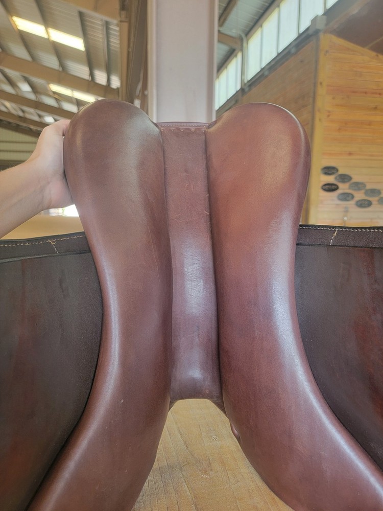 17.5″ Dover Circuit Premier Victory RTF Saddle *Adjustable*
