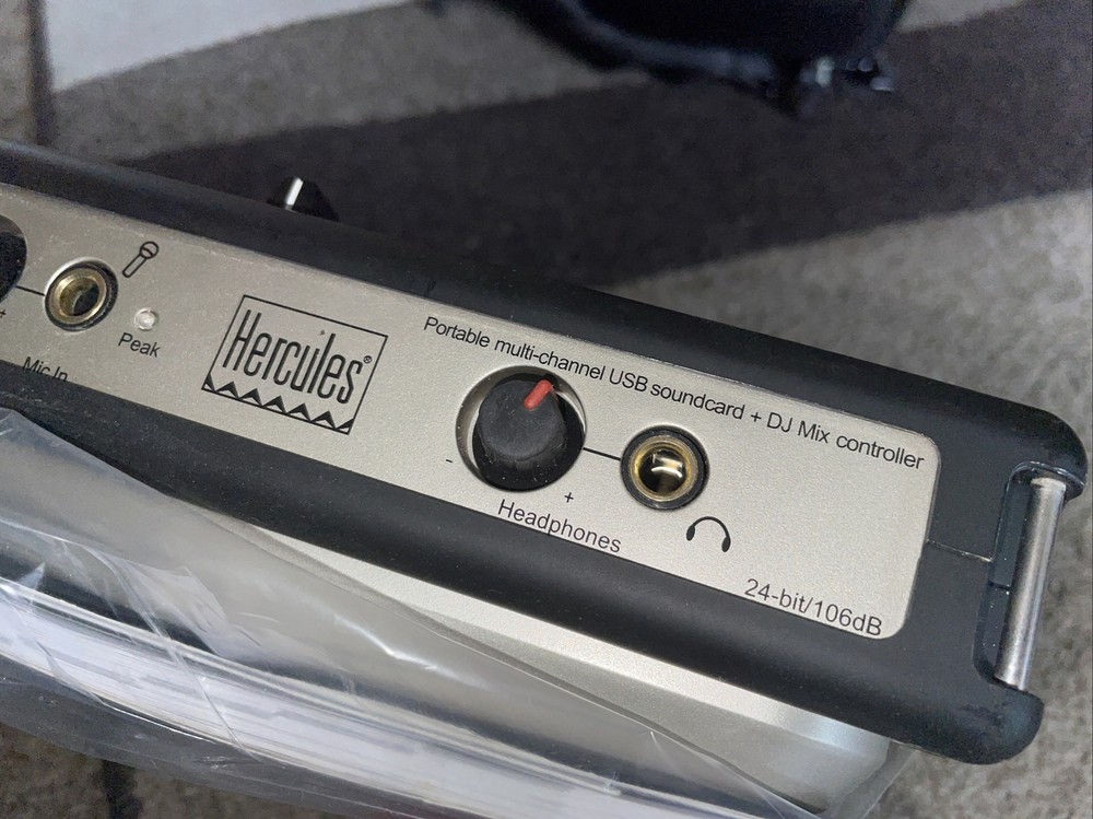 Hercules DJ Console MK 2 ( No usb cable)