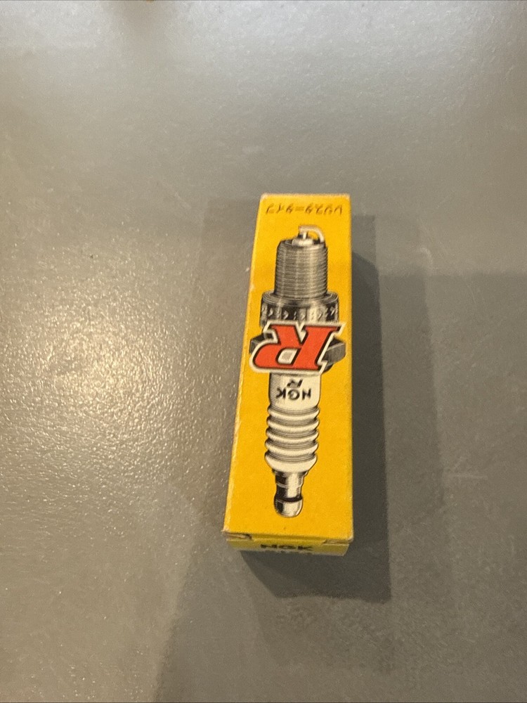 NGK - Standard Spark Plug (DR8HS) 5123