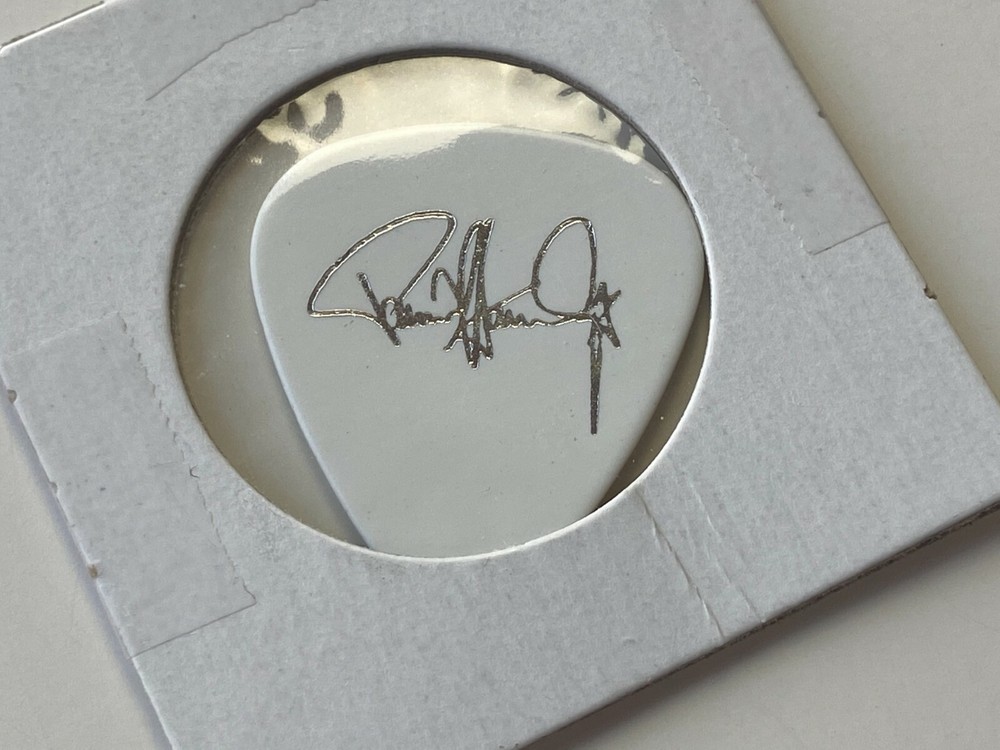 KISS Band Guitar Pick PAUL STANLEY Mandalay Bay Private Concert 2007 Tour White