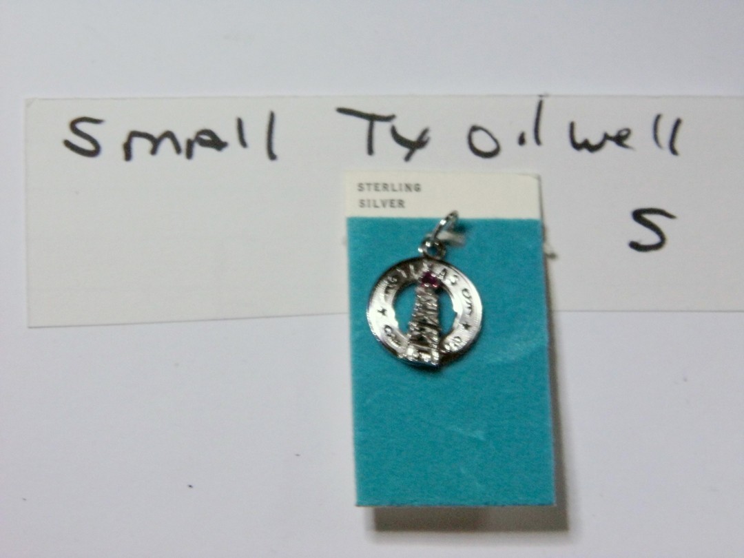 Vintage Texas sterling silver 20mm oil well charm with stone  crea