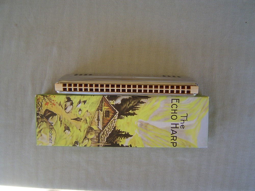 "ECHO" MODEL 56/96 DOUBLE SIDED TREMELO IN "C/G" WITH NICE BOX