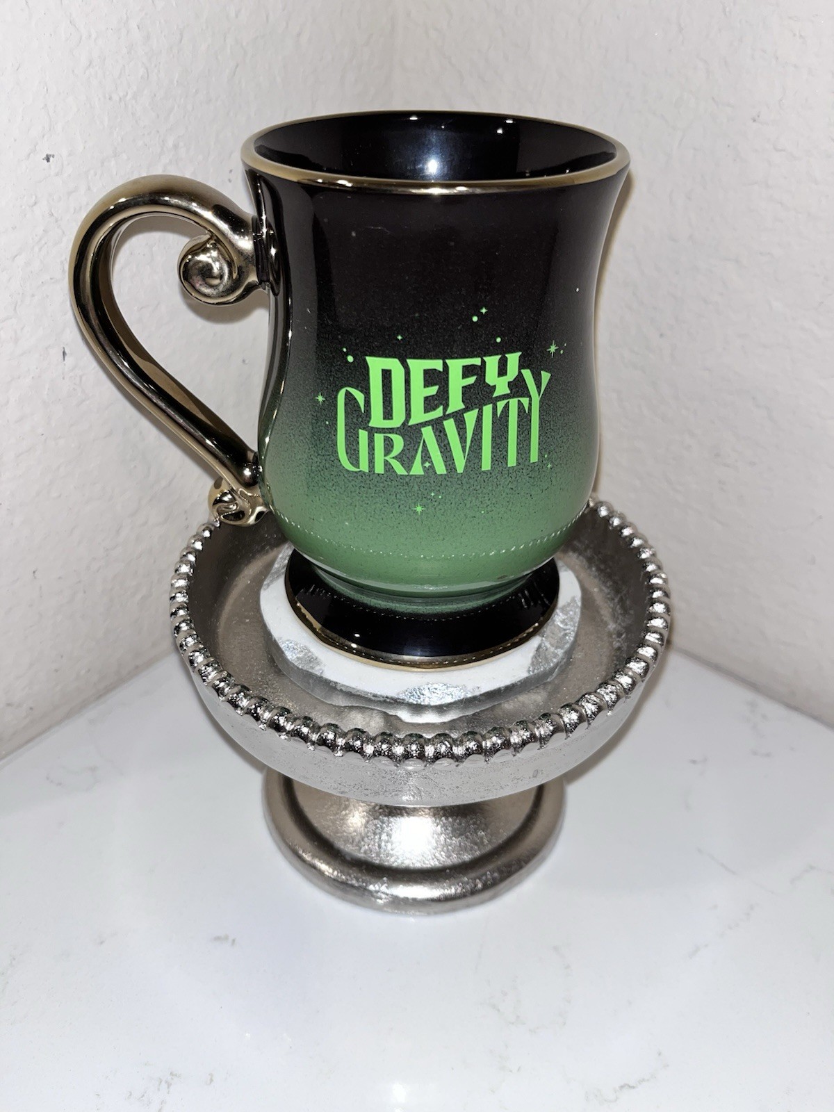 2-NWT Wicked Coffee/tea Green, Pink With Gold Handle Mug Set