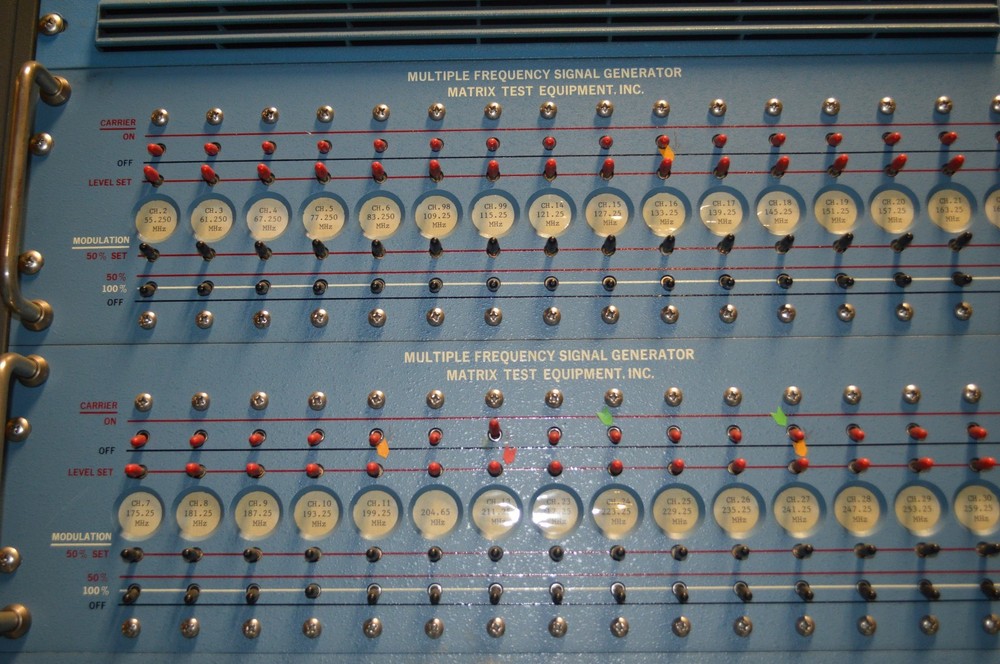 MATRIX SX-16 MULTIPLE FREQUENCY SIGNAL GENERATOR W/ 113 CHANNELS *LOOK* (REF: G)