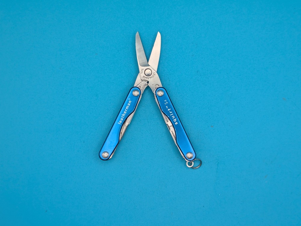 Leatherman Squirt S4 Multi-Tool, Key Ring, Retired, BLUE!