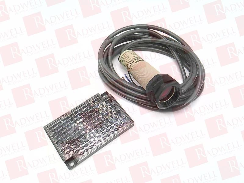 OMRON E3F2-R4C4 2M / E3F2R4C42M (NEW IN BOX)