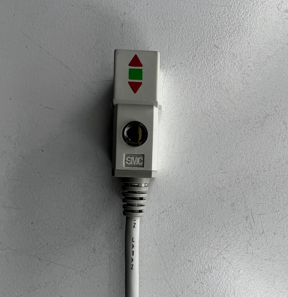 ONE (1) SMC Solid State AutoSwitch D-G5BA (NEW)