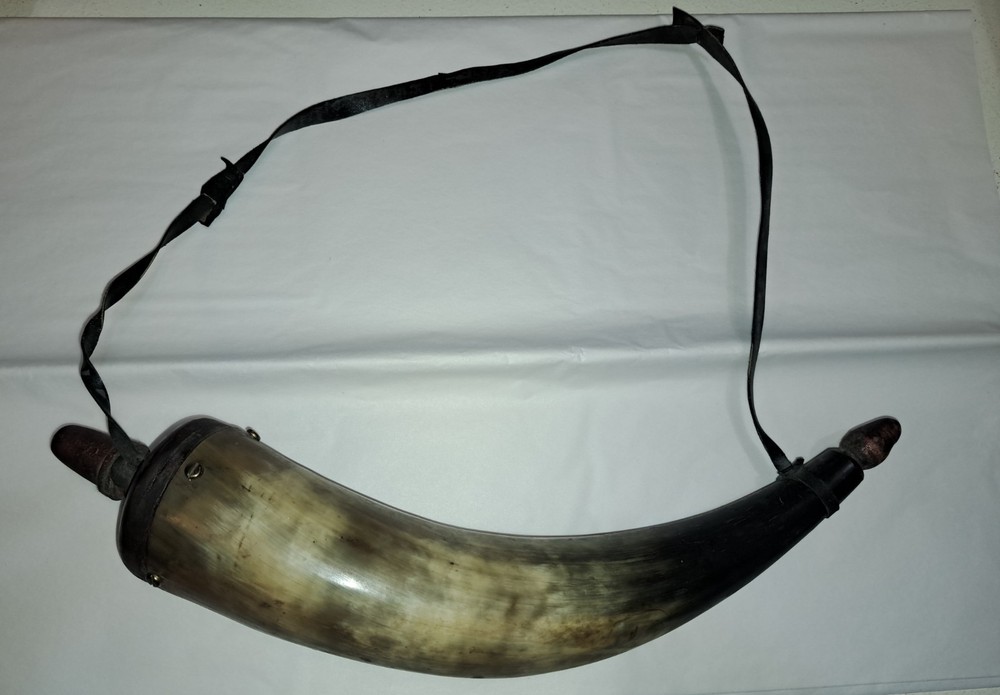 Large  Charger Powder Horn