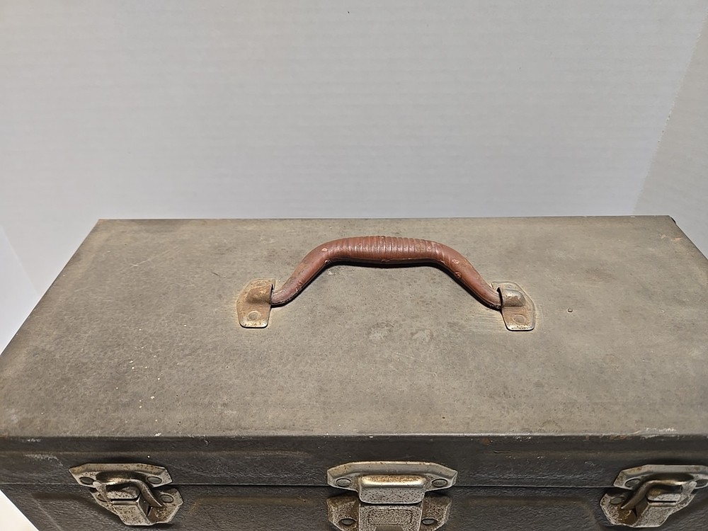 Vintage Metal Toolbox With Tray.