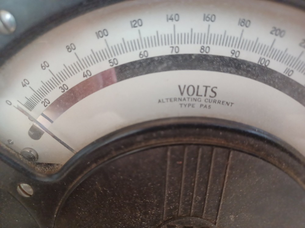 Westinghouse Type PA-5 Alternating Current Portable Volt Meter W/Leads UNTESTED