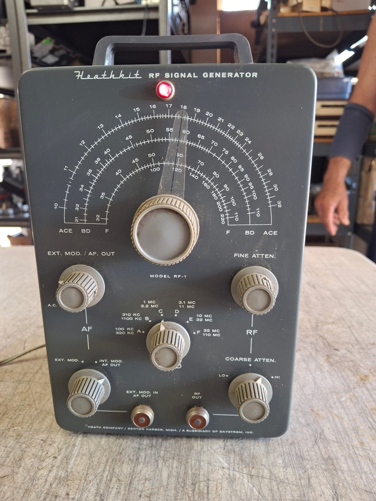 Vintage Ham Radio Heathkit RF-1 RF Signal Generator