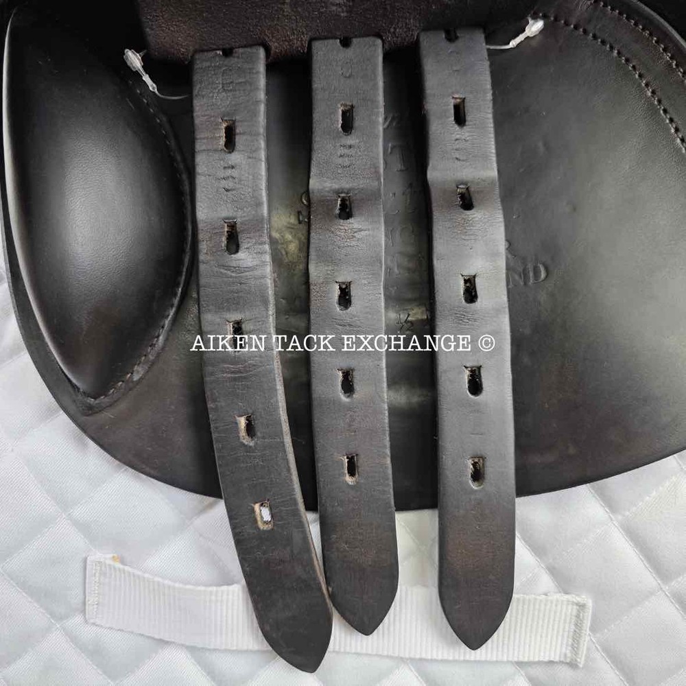 2017 County Solution Jump Saddle, 17.5" Seat, Narrow Tree (Read Description)