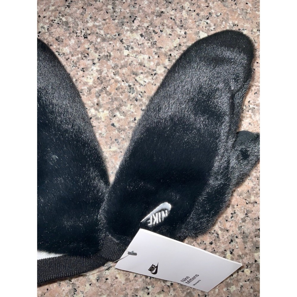 Nike Women’s Mittens