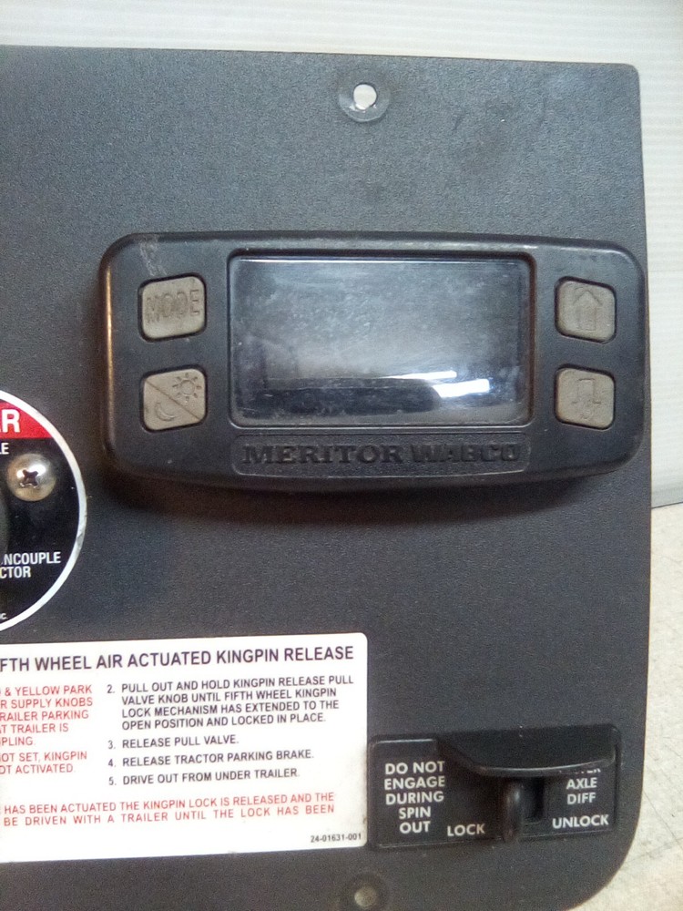 Freightliner Cascadia Dash Panel