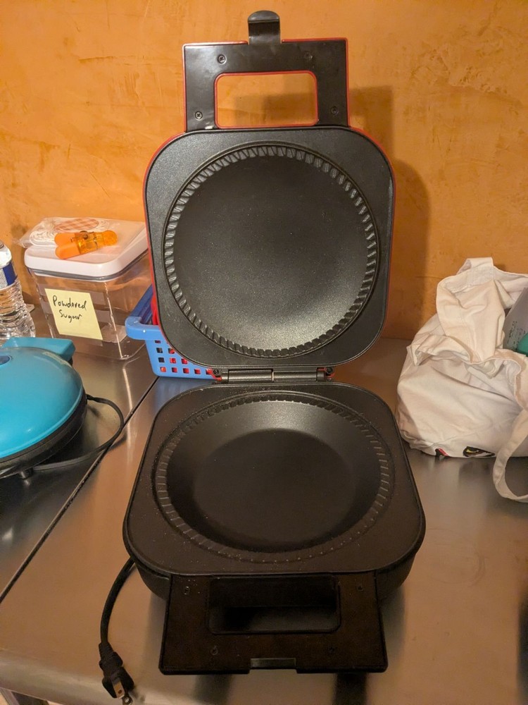 Prepology Pie Maker machine