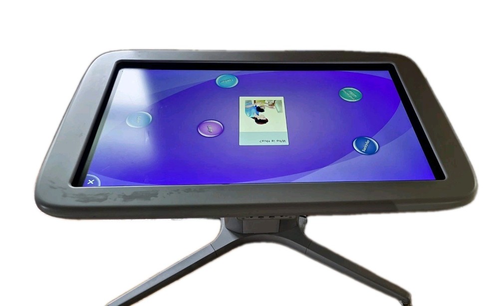 Smart Table 442i Collaborative Learning Center Children touch table