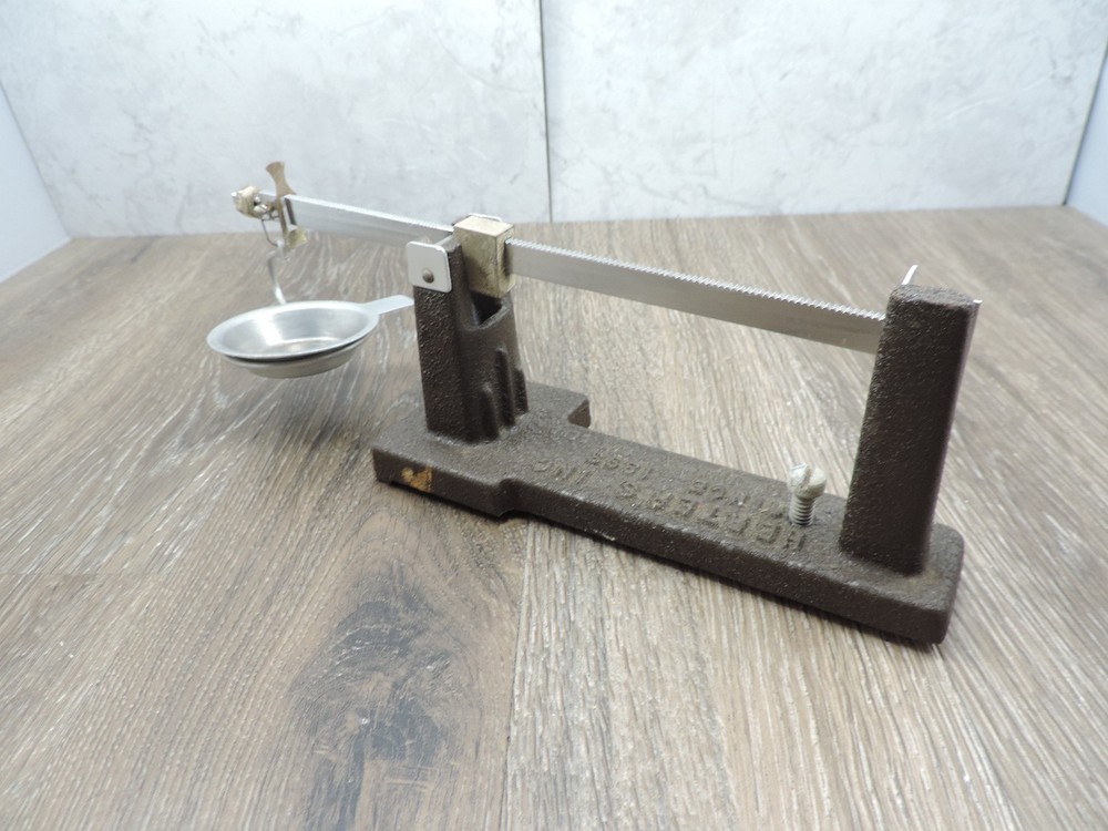 Vintage Herter's Cast Iron Reloading Scale