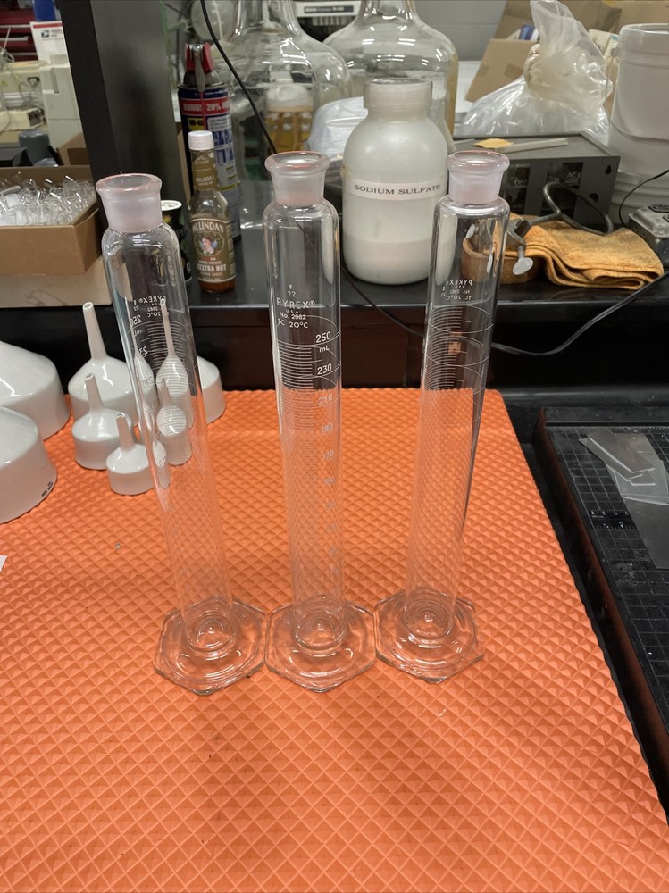 Pyrex 2982 250ml Graduated Cylinder