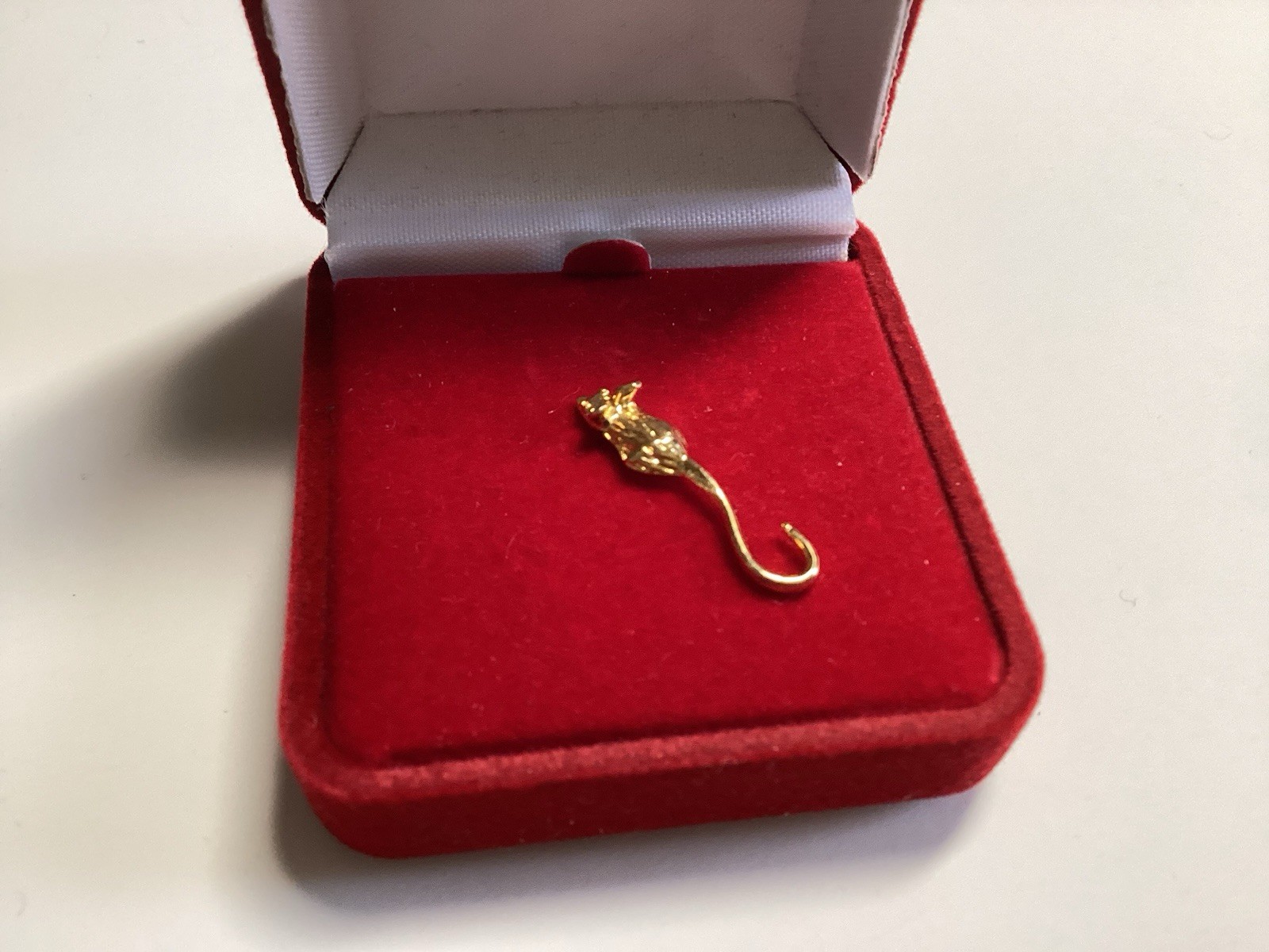 Tiny Bright Gold Tone Long Tail Mouse Pin Tie Tack 1” Vintage Free Shipping
