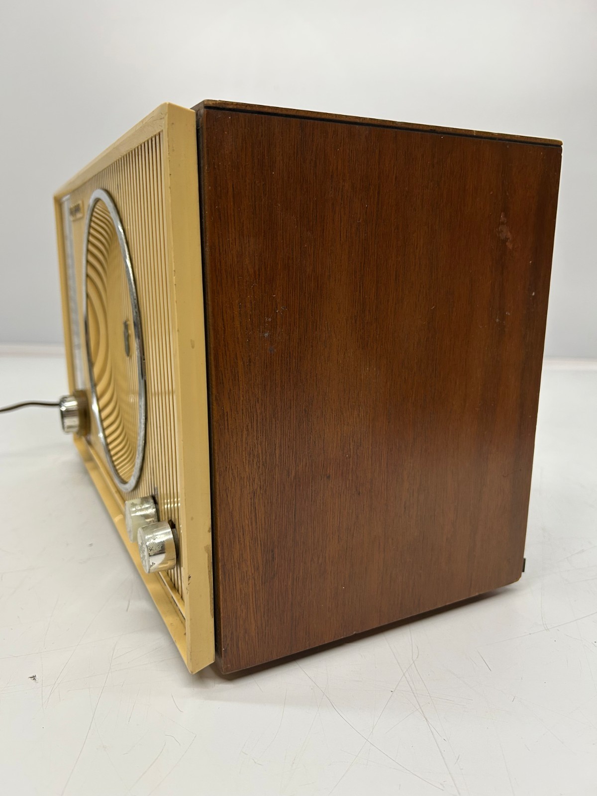 Vtg Zenith Model C845 Super Interlude AM FM Tube Radio Works Has Issues As Is