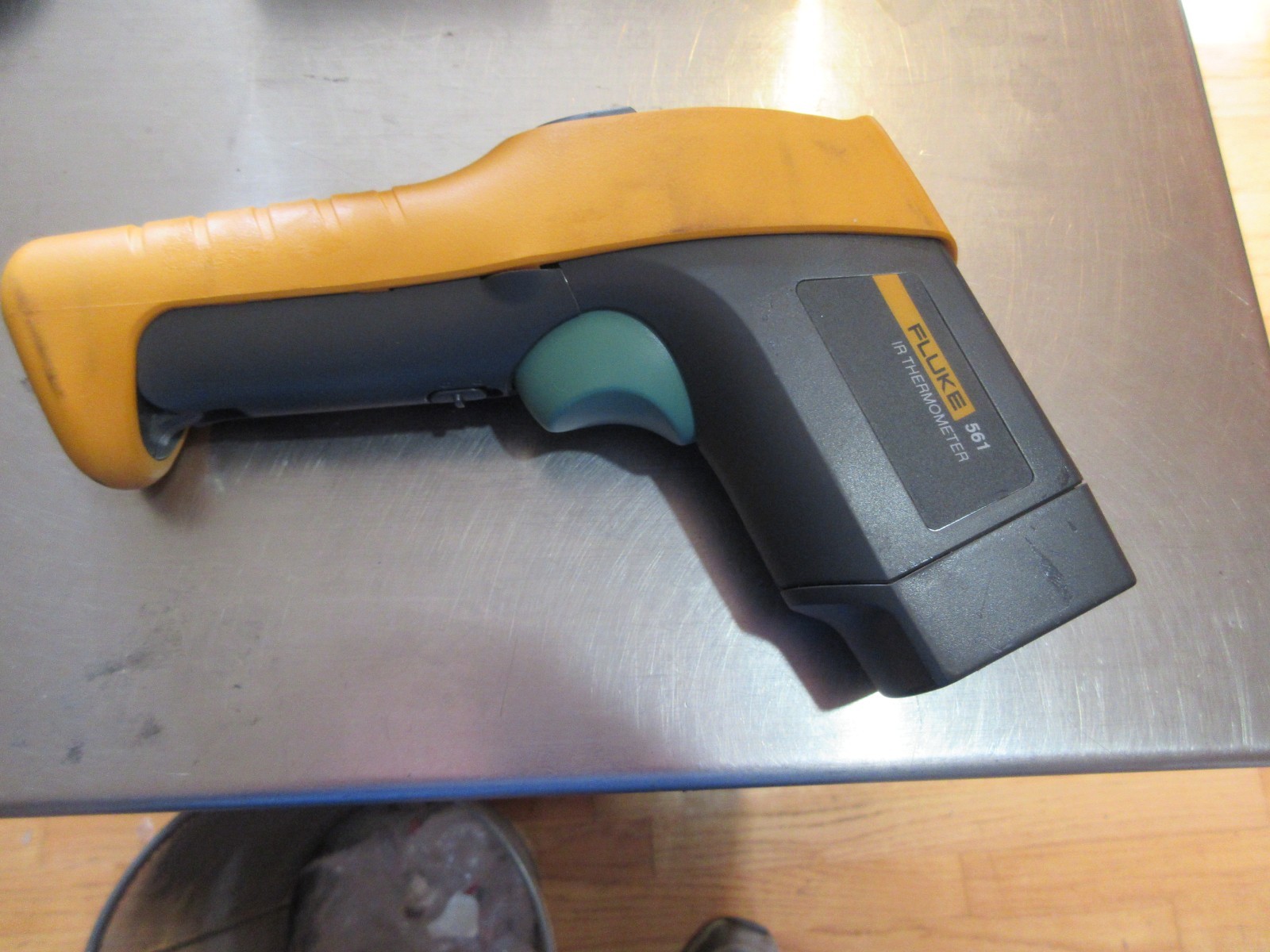 Fluke 561 IR Thermometer no case, works great