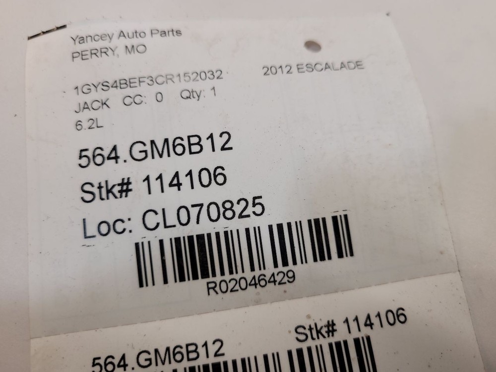 2012 CADILLAC ESCALADE Jack