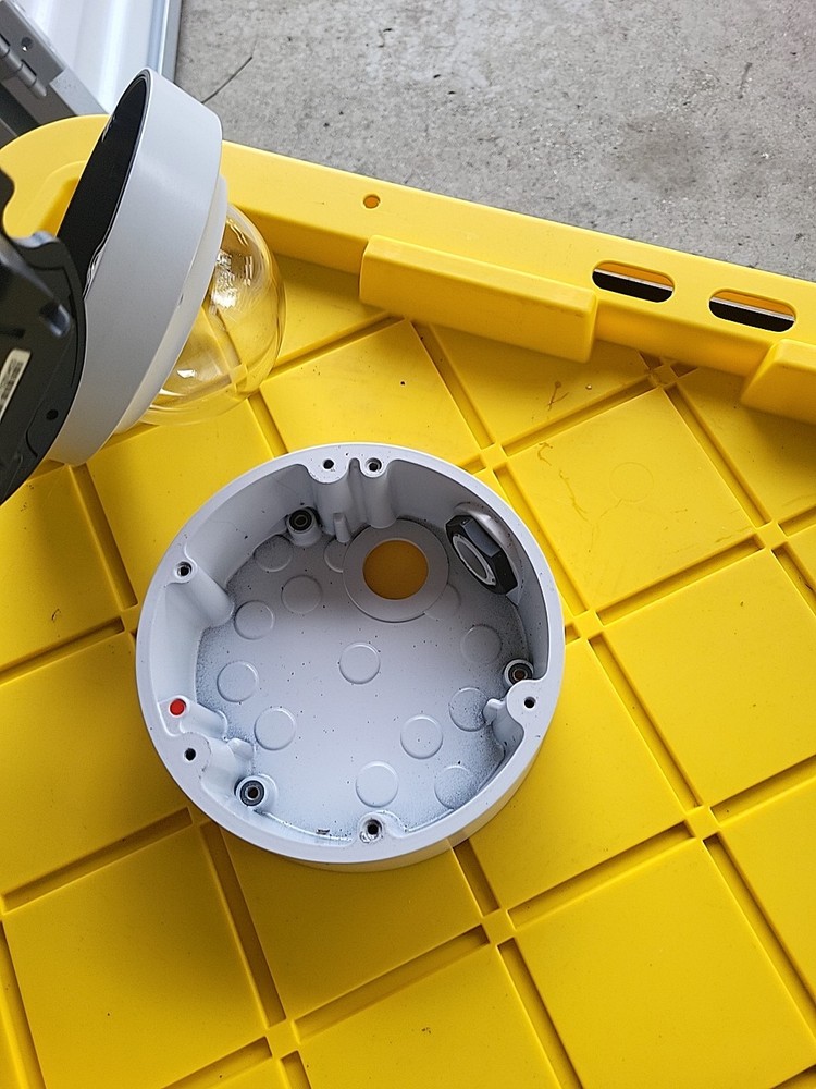 Pelco IMP1110-1ER Environmental Mini Dome