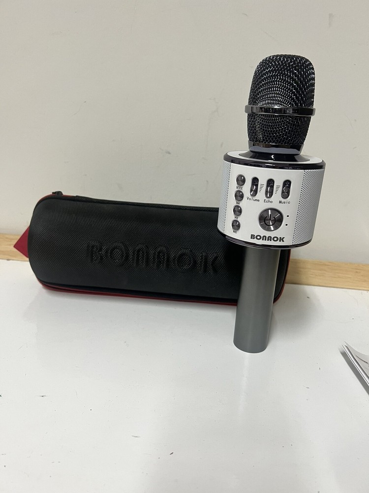 Bannok Wireless Silver Karaoke Microphone With Case H7