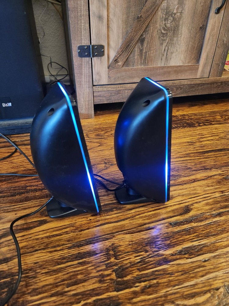 Insignia NS-2810BT Bluetooth Portable Computer Media Speaker System