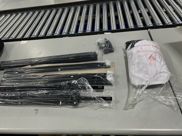 GENERIC 120" WHITE PROJECTOR SCREEN WITH 2 FOLDABLE STANDS - WHITE