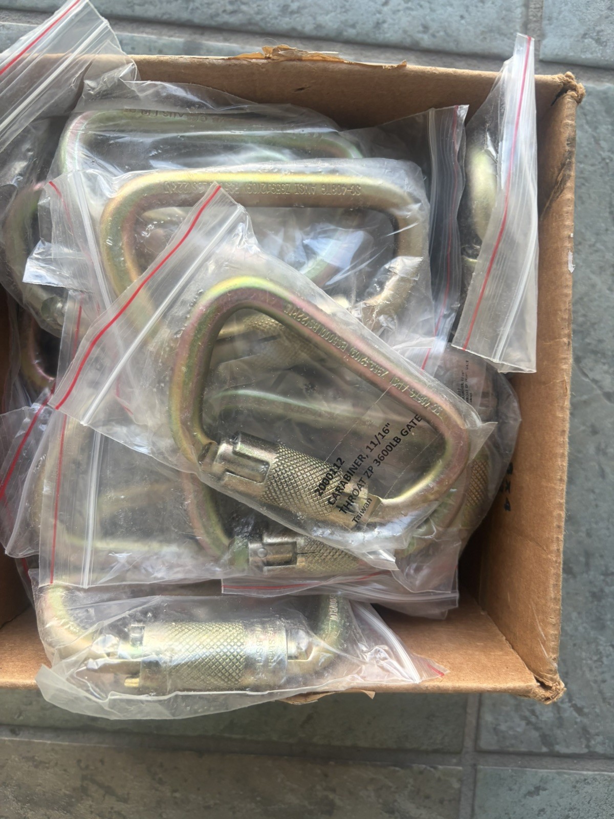 3m DBI SALA Saflok Carabiner 11/16" Throat 3600 Lb Gate Self Locking 2000112