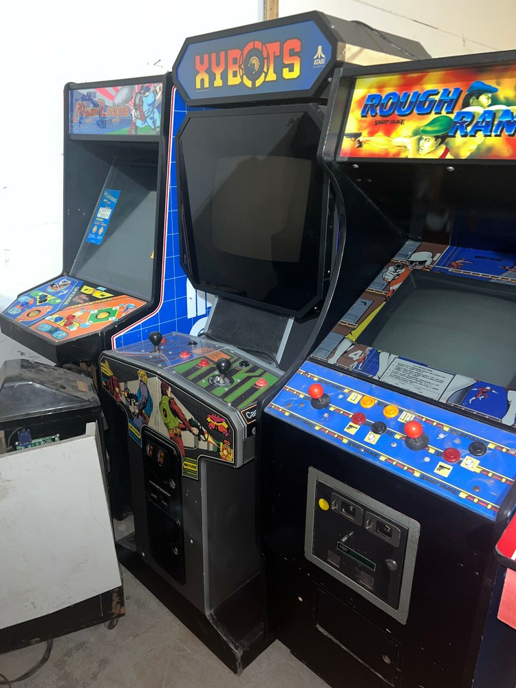 XYBOTS ARCADE MACHINE by ATARI 1987 (Excellent Condition) *RARE*