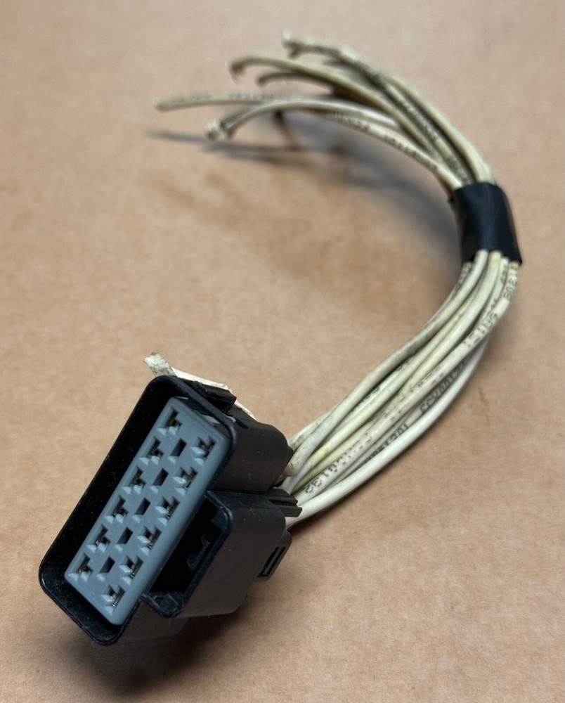 MACK Light Switch 22116363 PIGTAIL