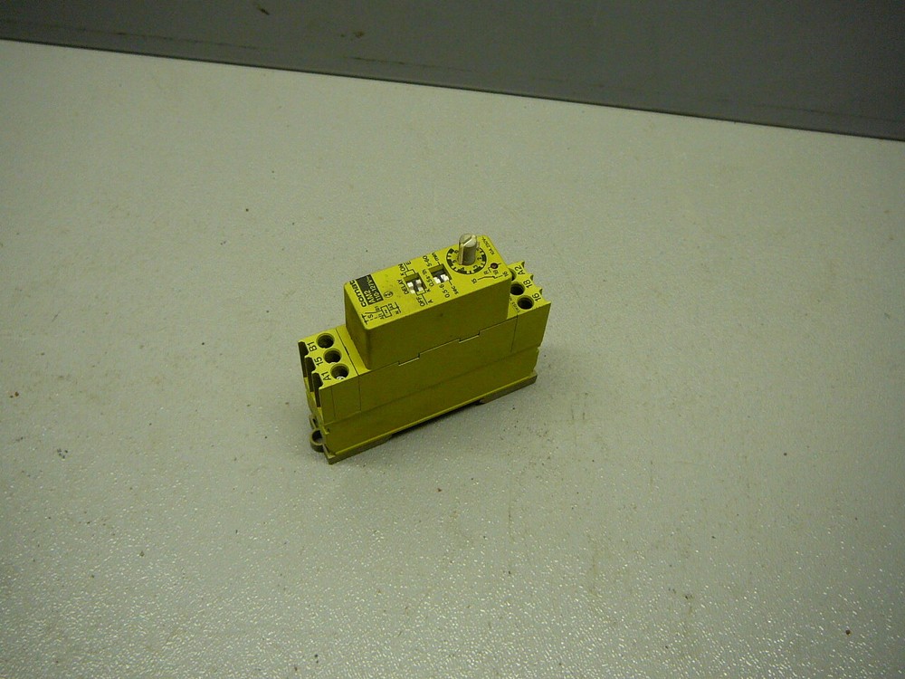 COMAT AM2 110-127V TIME DELAY RELAY