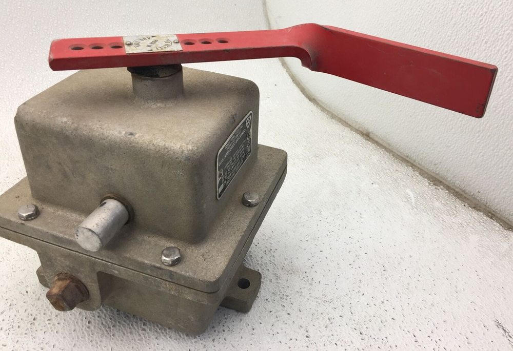 RS-1 CONVEYOR COMPONENTS RAINTIGHT ENCLOSURE WITH SAFETY STOP SWITCH