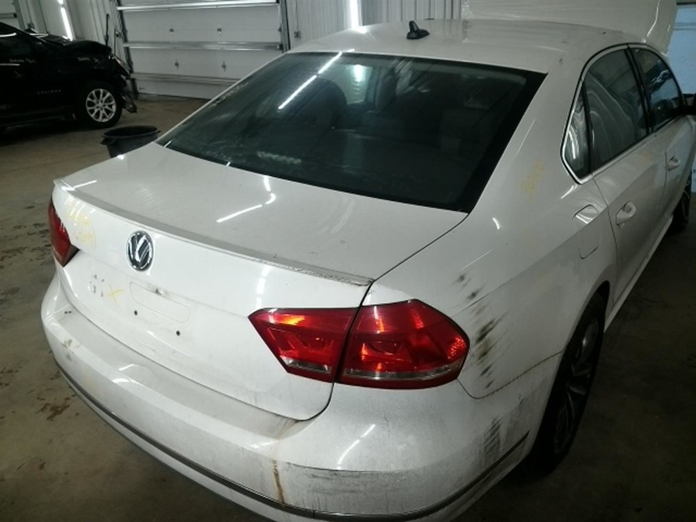 PASSAT 2012 High Mounted Stop Light 104748451