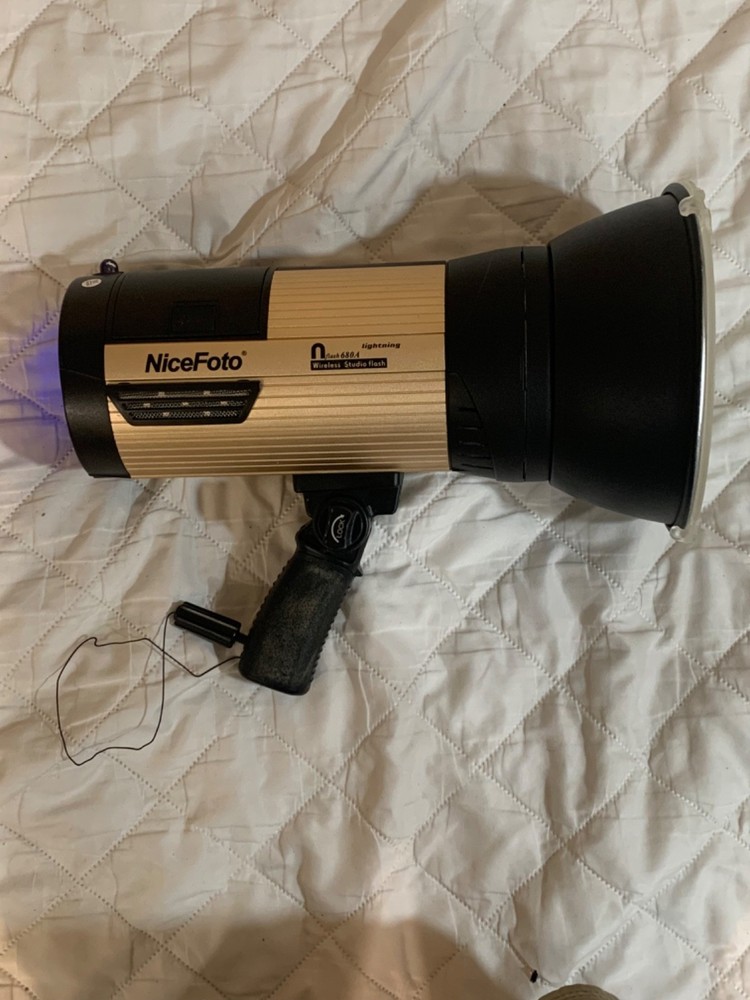 Nicefoto n flash 680a wireless studio flash. Used. Wireless trigger included