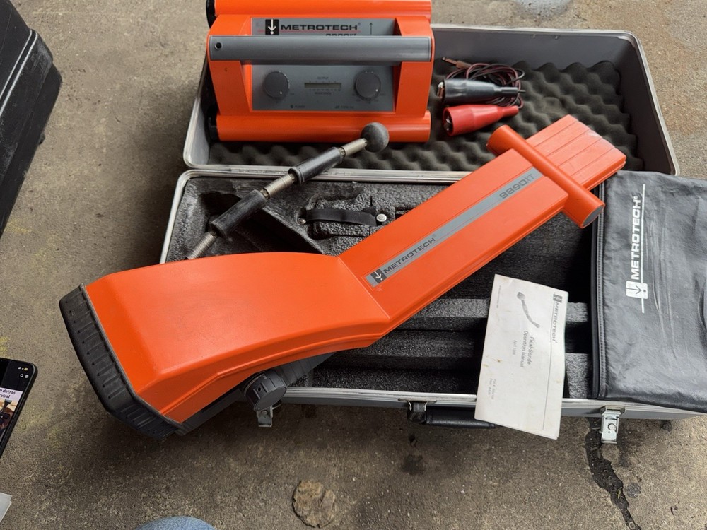 Metrotech 9800xt Underground Pipe Cable Locator System
