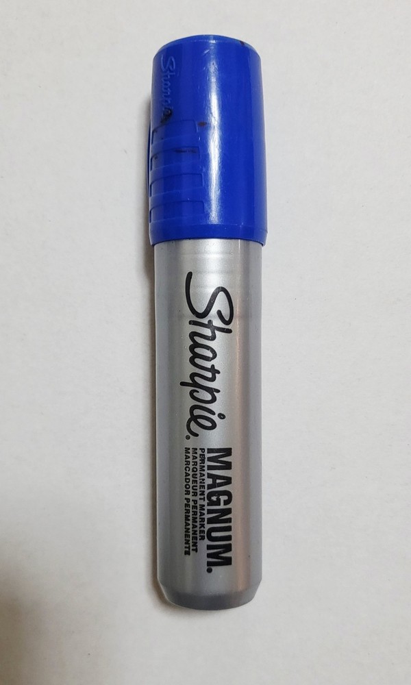 Sharpie MAGNUM MARKERS Chisel Tip BLACK Blue Red