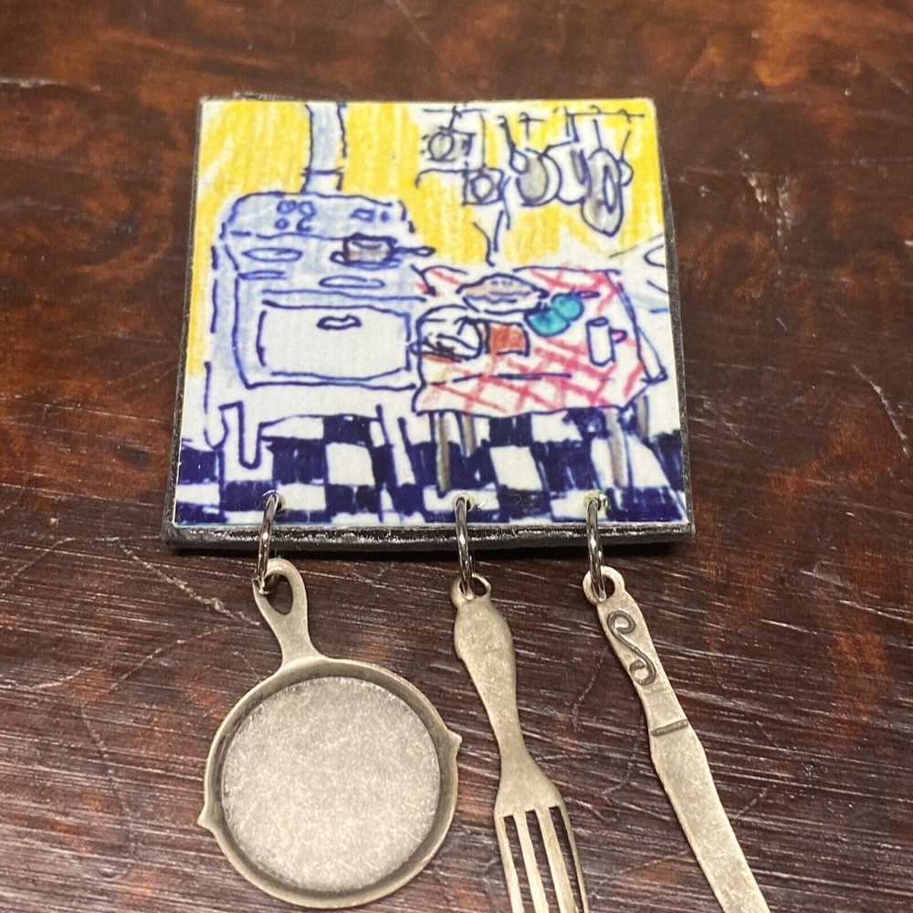 Unsigned Themed Kitchen & Kitchen Utensil Brooch Deco Style