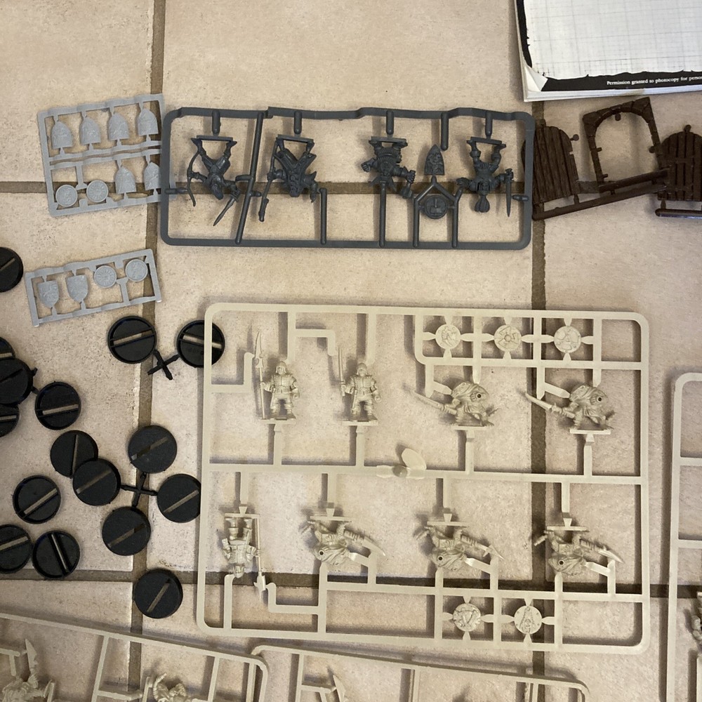 Advanced Heroquest Boardgame RPG Games Workshop 1990 (Mostly Complete) READ