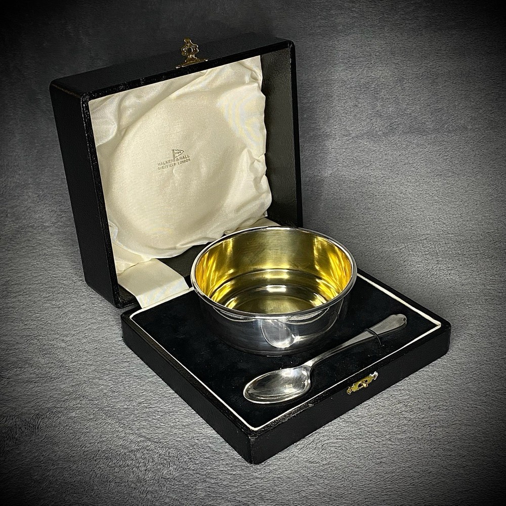 Walker & Hall Silver Plated Bowl & Spoon Set Gilt Interior Boxed